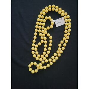 Vintage 3 strand 3 dif size Yellow beads Necklace Gold Tone Clasp 30" Nice